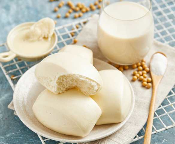 Panini al vapore e bevanda a base di soia Panini al vapore e bevanda a base di soia