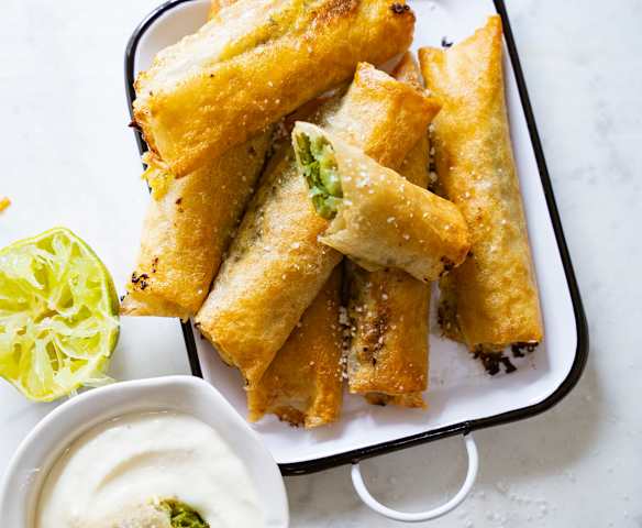 Rouleaux de haricots verts au chèvre frais et à la menthe