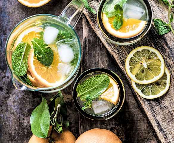 Tisane froide menthe, citron et orange