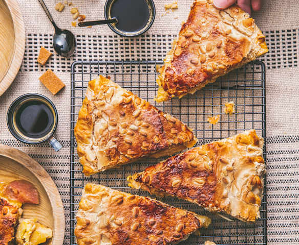 Galette des Reines aux pommes et pignons des Landes
