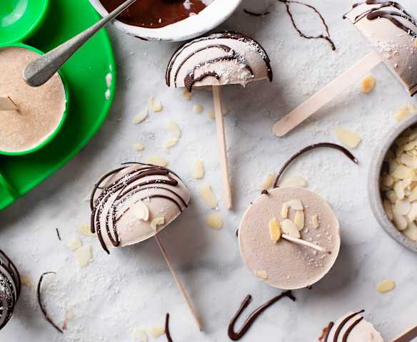 Wysokobiałkowe lody na patyku