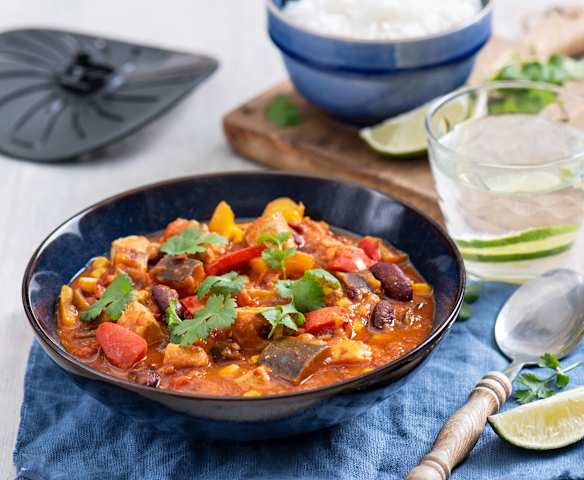 Wegański gulasz z fasolą i tofu (z osłoną noża miksującego)