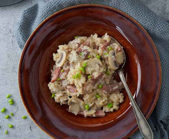 奶香培根野菇燉飯