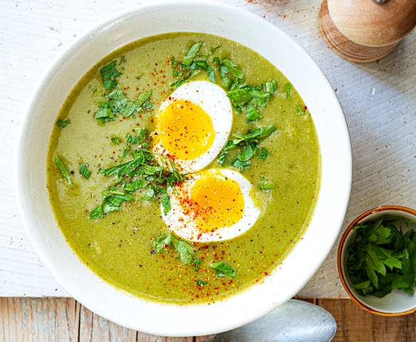Velouté de roquette, pommes de terre et œuf mollet Velouté de roquette, pommes de terre et œuf mollet