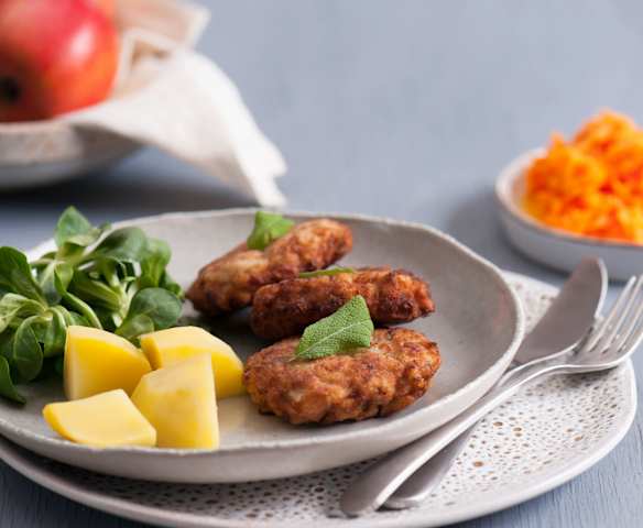 Kotlety mielone z jabłkiem i szałwią