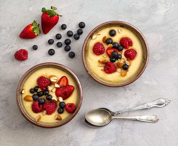 Berry and polenta porridge
