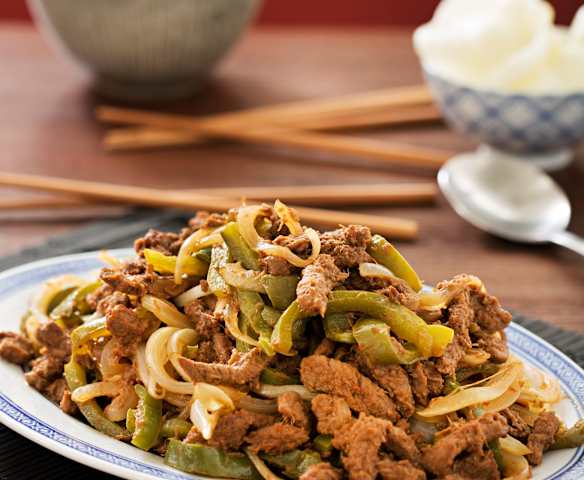 Res con pimientos y salsa picante Res con pimientos y salsa picante