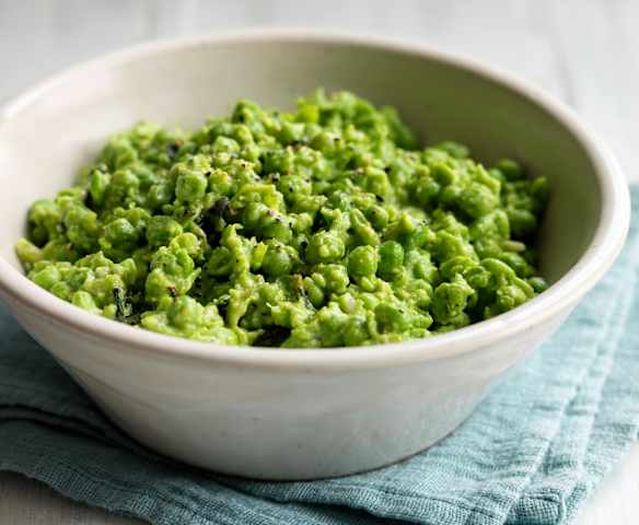 Minted Mushy Peas with Crème Fraîche