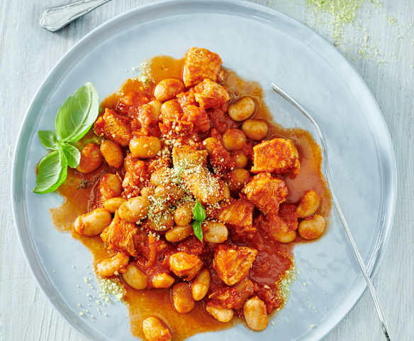 Tomaten-Basilikum-Eintopf mit Hähnchen