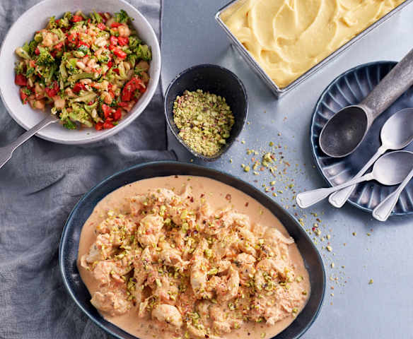 Salade de brocoli, poulet sauce tomate-mascarpone - Sorbet de fruits