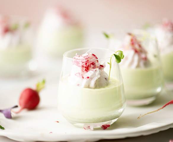 Crema de rabanitos con queso fresco de cabra Crema de rabanitos con queso fresco de cabra