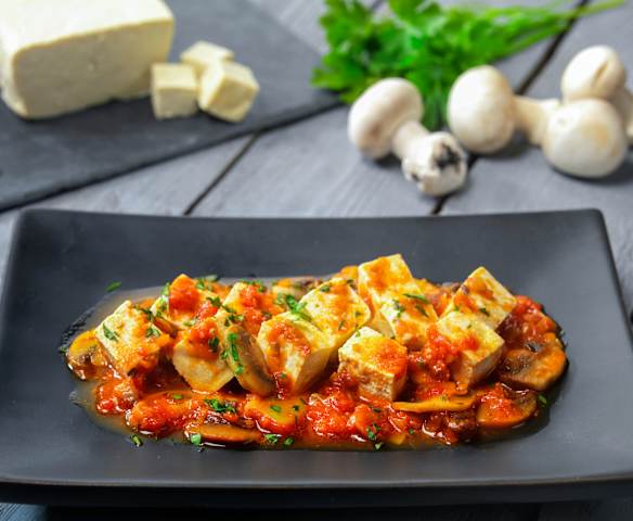 Spezzatino di tofu e funghi (vegan)