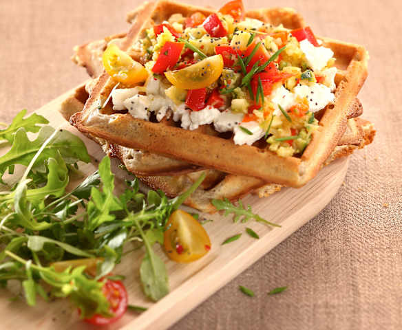Buchweizen-Waffeln mit Gemüsetopping