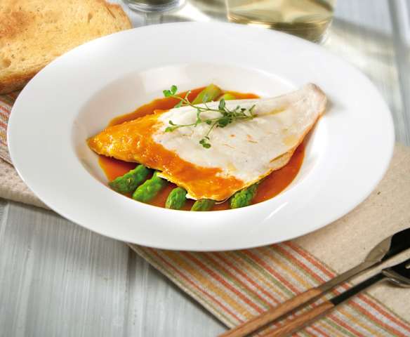 Filetti di orata con crema di peperoni