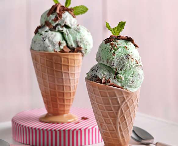 Helado de menta y chocolate