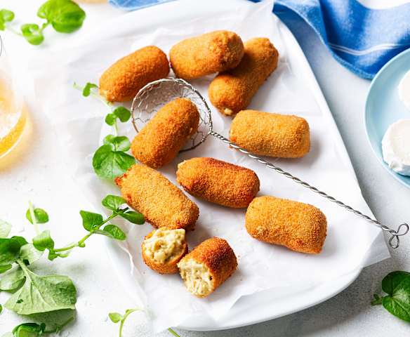 Croquetas de berenjena, queso rulo y nueces
