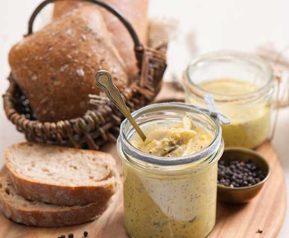 Śledzie w sosie musztardowym