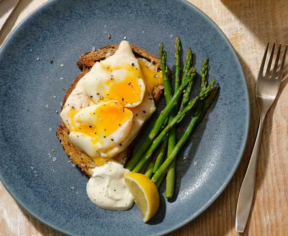 Smoked Haddock, Asparagus and Soft-boiled Egg on Toast