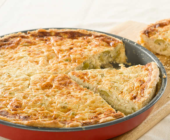 Quiche de atún en conserva con aceitunas verdes
