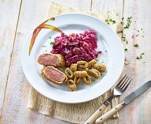 Pilz-Gnocchi mit Rehfilet und Kirsch-Rotkohl