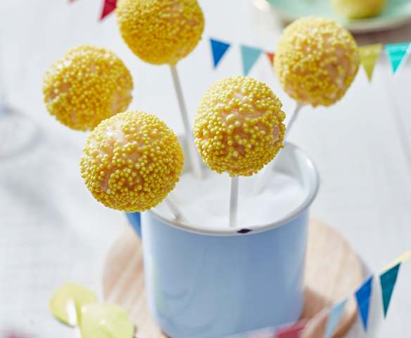 Zitronen-Cake-Pops
