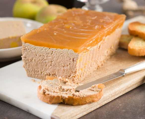 Paté de higaditos y manzana al oporto