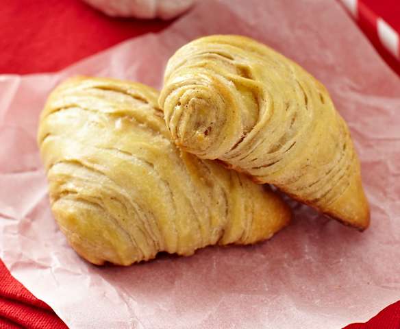 Knusperhörnchen mit Grieß-Aprikosen-Füllung