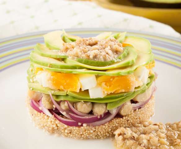 Ensalada de quinoa con vinagreta de nueces