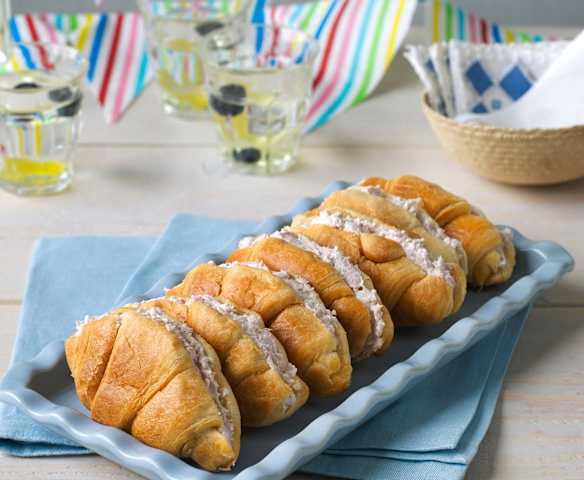 Minicroissants con relleno de jamón y queso