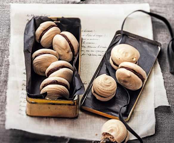 Meringues au café et ganache chocolat-café