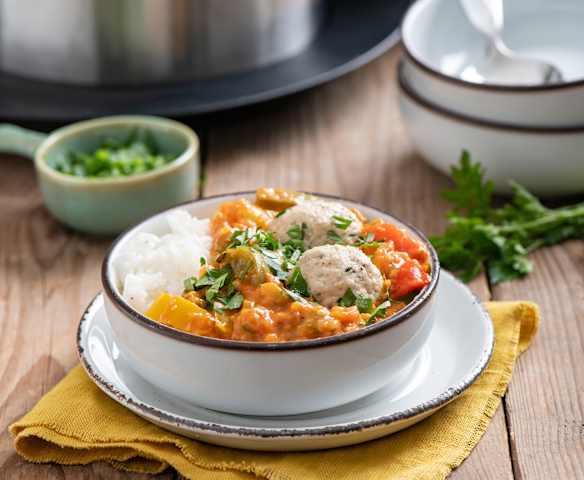 Paprykarz węgierski z pulpetami drobiowymi na ostro