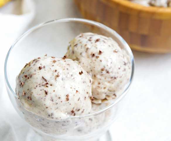 Sorbet de banana com flocos de chocolate