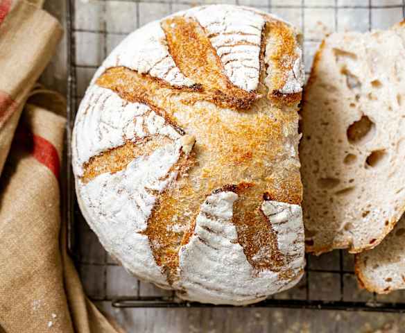 Einfaches Sauerteigbrot
