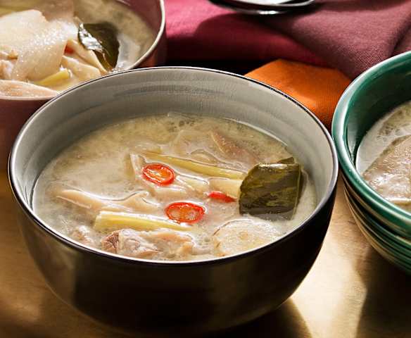 Sopa de pollo y leche de coco (Tom kha kai) - Tailandia