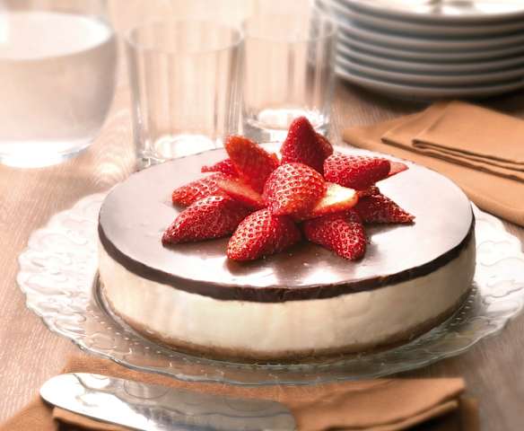 Cheesecake ai due cioccolati e fragole