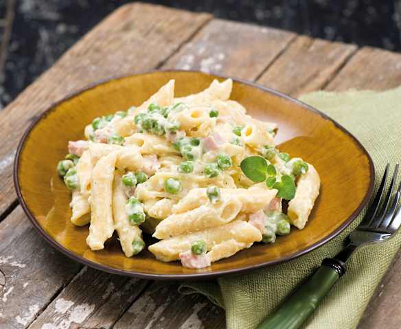 Penne w sosie serowo-śmietanowym