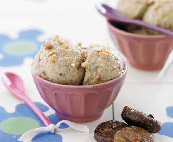 Gelado de figos e nozes