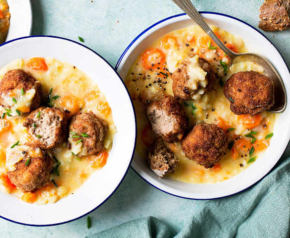 Guiso de verduras con albóndigas Guiso de verduras con albóndigas