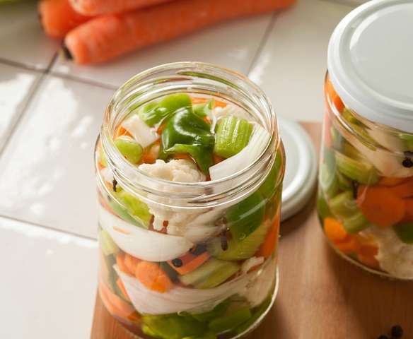 Jardinera de verduras en vinagre