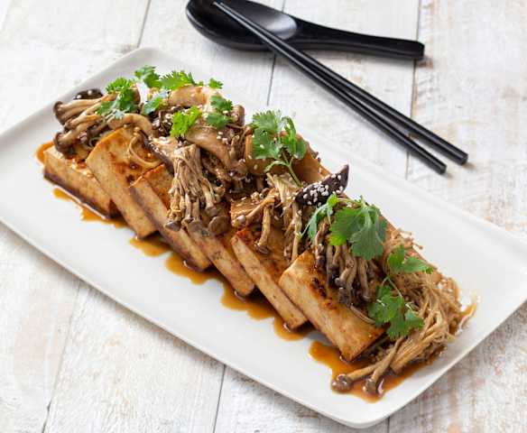 Grilled tofu steaks with Asian mushrooms Grilled tofu steaks with Asian mushrooms