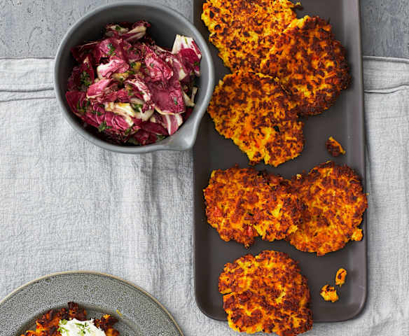 Kartoffel-Kürbis-Rösti mit Radicchio-Salat
