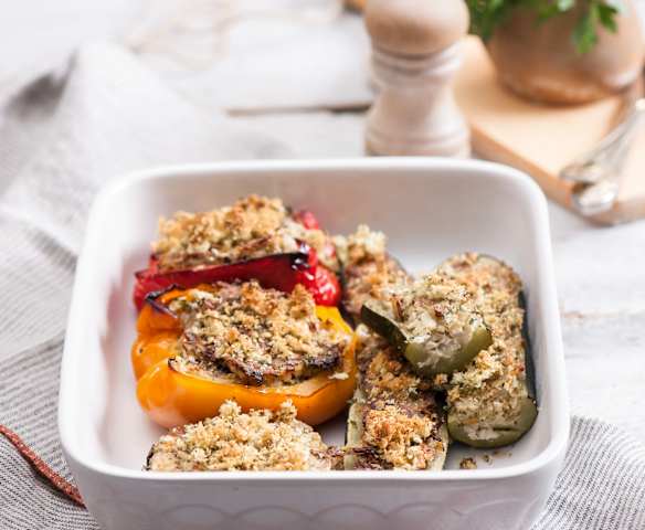 Warzywa faszerowane kurczakiem i ryżem z pietruszkową kruszonką