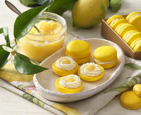 Citrónové makronky s lemon curd a jogurtovou ganache