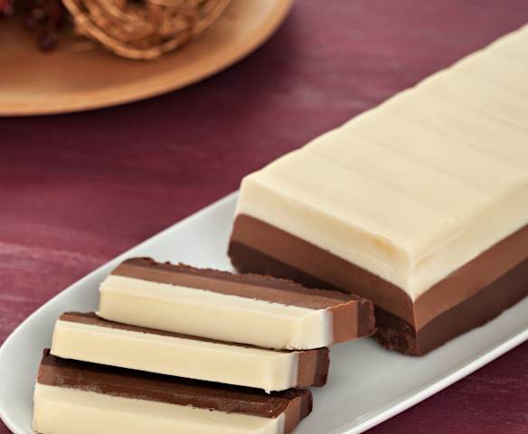 Turrón de tres chocolates
