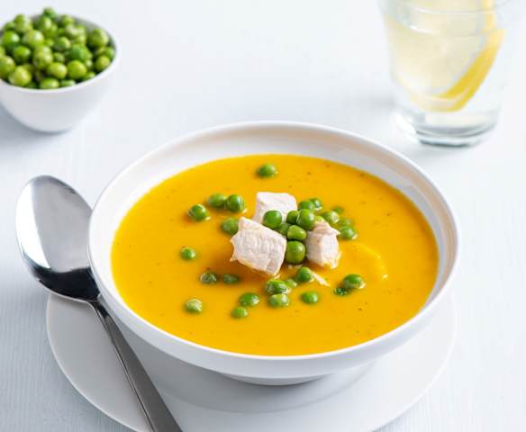 Kremowa zupa marchewkowa z kurczakiem