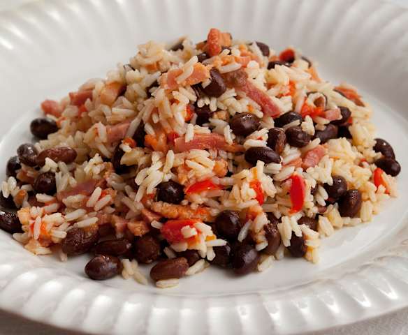 Arroz blanco y frijoles