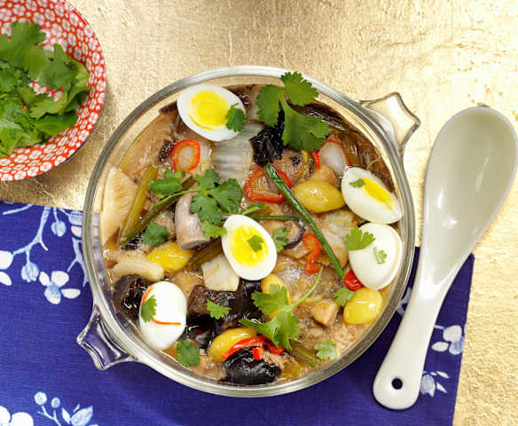 Buddha Jumps Over The Wall (Chinese Casserole) Buddha Jumps Over The Wall (Chinese Casserole)