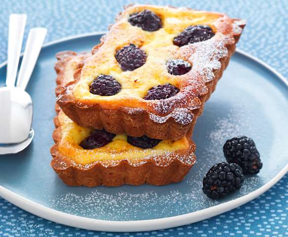 Tartelettes à la faisselle et aux mûres