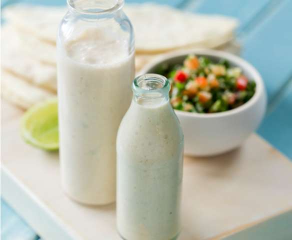 Yoghurt and jalapeño dressing