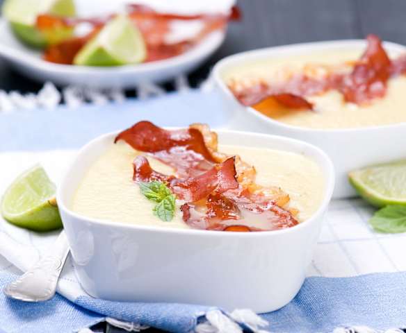 Chłodnik z melona z szynką parmeńską Chłodnik z melona z szynką parmeńską